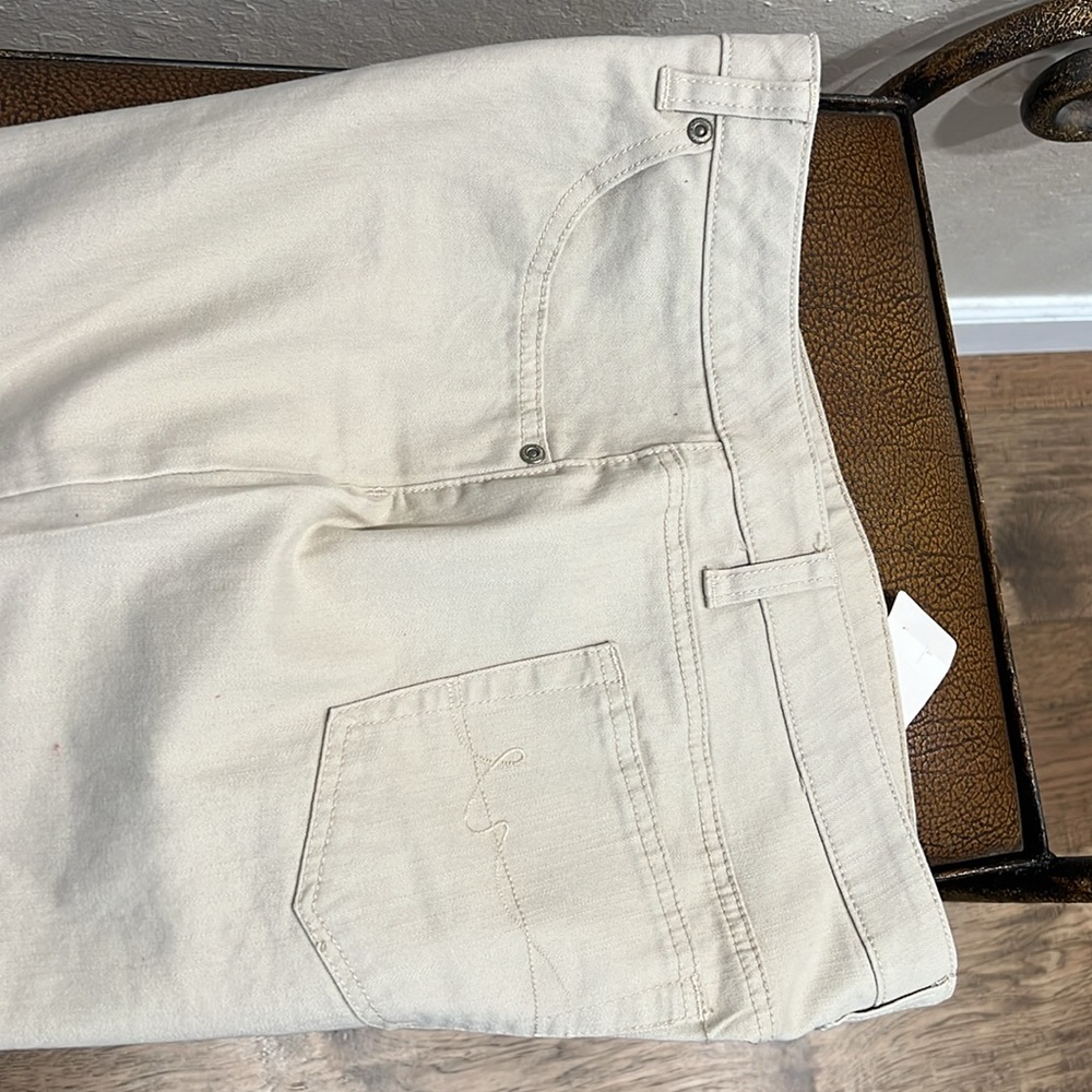 New St John’s Bay Secretly Slender Beige Bootcut Jeans slim through hip & thigh! - Picture 8 of 12